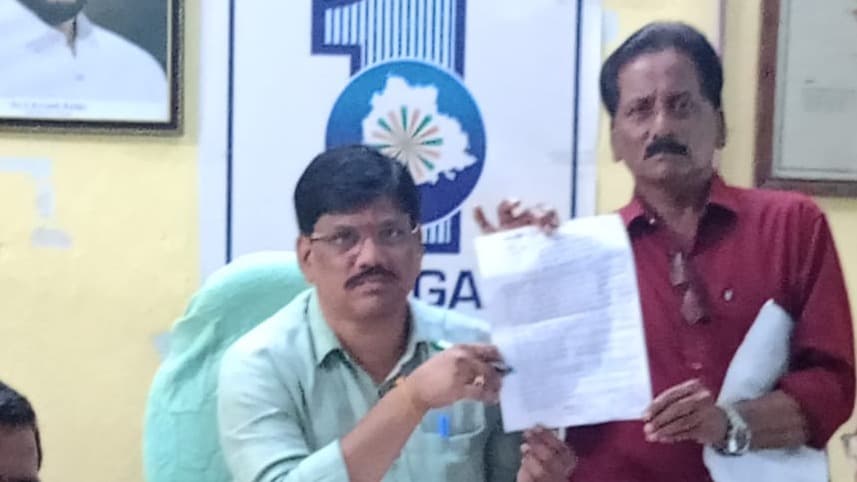 బెల్లంపల్లి ఫుట్‌పాత్ కబ్జాలపై కొలి పాక శ్రీనివాస్ ప్రజావాణిలో ఫిర్యాదు