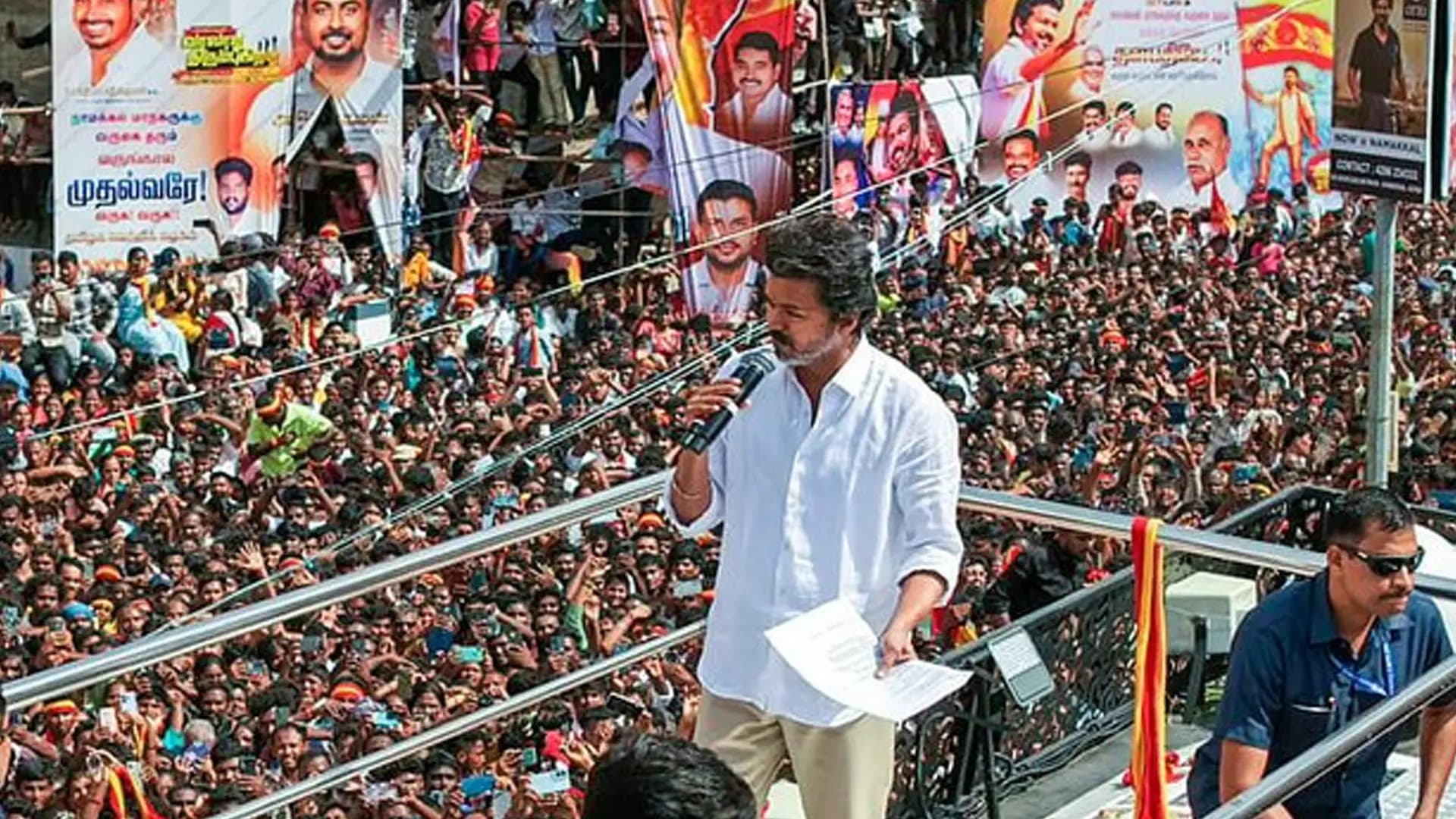 పుదుచ్చేరిలో విజయ్ ర్యాలీ – డీఎంకే కూటమిపై విమర్శలు, హామీల వర్షం