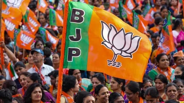 ఖానాపూర్ మున్సిపల్ చైర్మన్ పీఠం బీజేపీ కైవసం