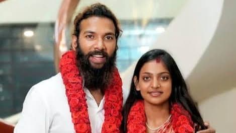 కుంభమేళా మోనాలిసా లవ్‌ మ్యారేజ్‌లో ట్విస్ట్..