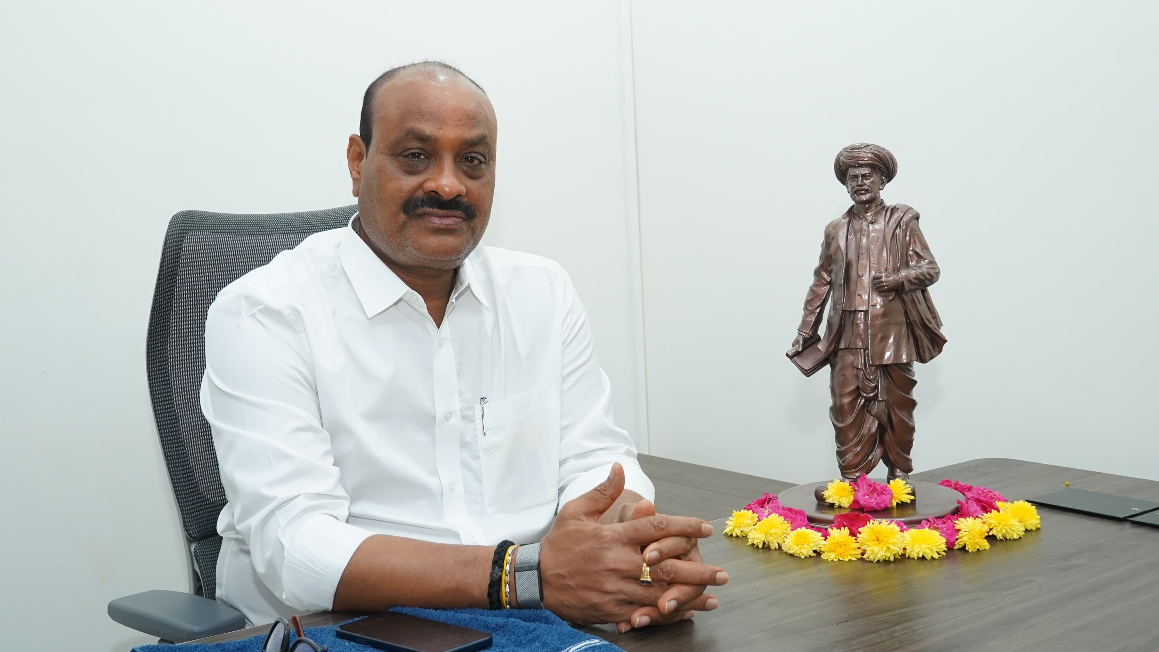 జ్యోతిరావు పూలేకు మంత్రి అచ్చెన్నాయుడు ఘన నివాళి