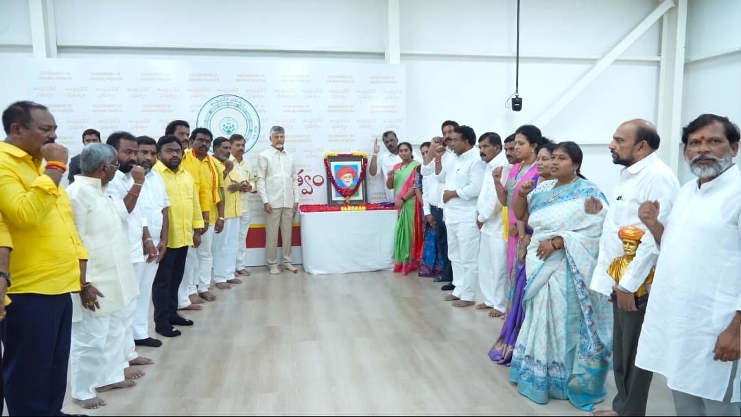 పూలే జయంతి వేడుకల్లో సీఎం చంద్రబాబు