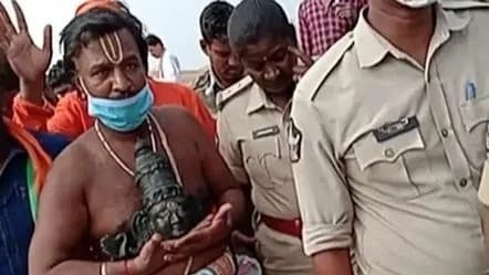 రామతీర్థంలో చారిత్రక ఘట్టం.. శ్రీ కోదండ రామస్వామి విగ్రహాల నిమజ్జనం ప్రారంభం