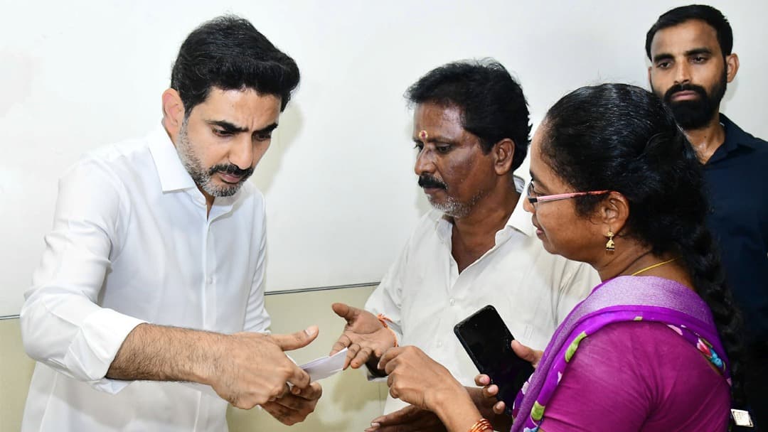 ఎన్టీఆర్ భవన్‌లో ప్రజల వినతులు స్వీకరించిన మంత్రి నారా లోకేష్