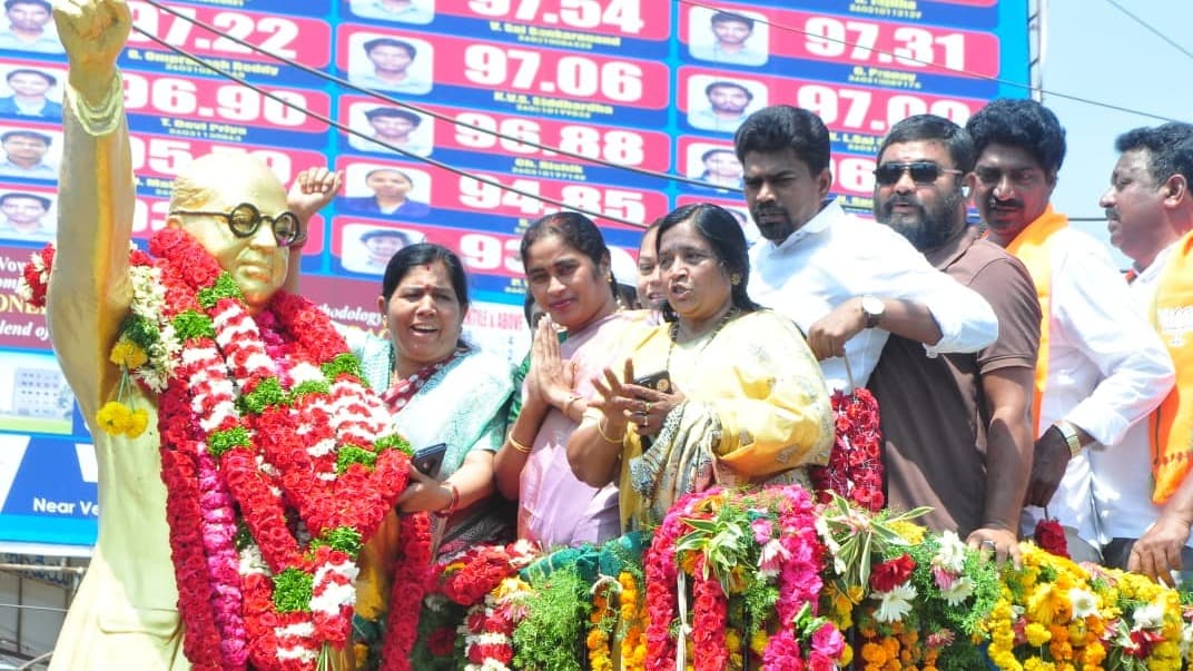 బడుగు, బలహీన వర్గాల అభ్యున్నతికి అంబేద్కర్ ఆశయ సాధనకు కట్టుబడి పనిచేస్తున్నాం : మేయర్ సుజాత