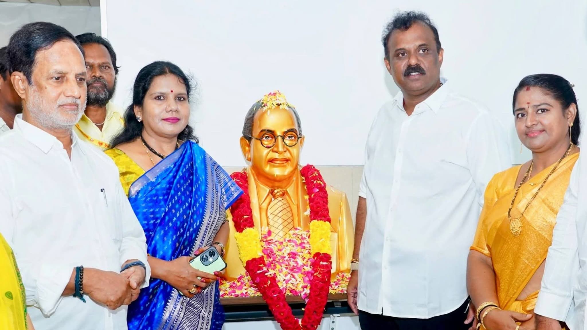 అంబేద్కర్ 135వ జయంతిలో పాల్గొన్న పీతల సుజాత, అనగాని సత్యప్రసాద్
