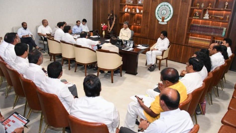 అమరావతిలో నేడు కూటమి కీలక భేటీ: చంద్రబాబు నివాసంలో పవన్ కల్యాణ్‌, బీజేపీ నేతల హాజరు