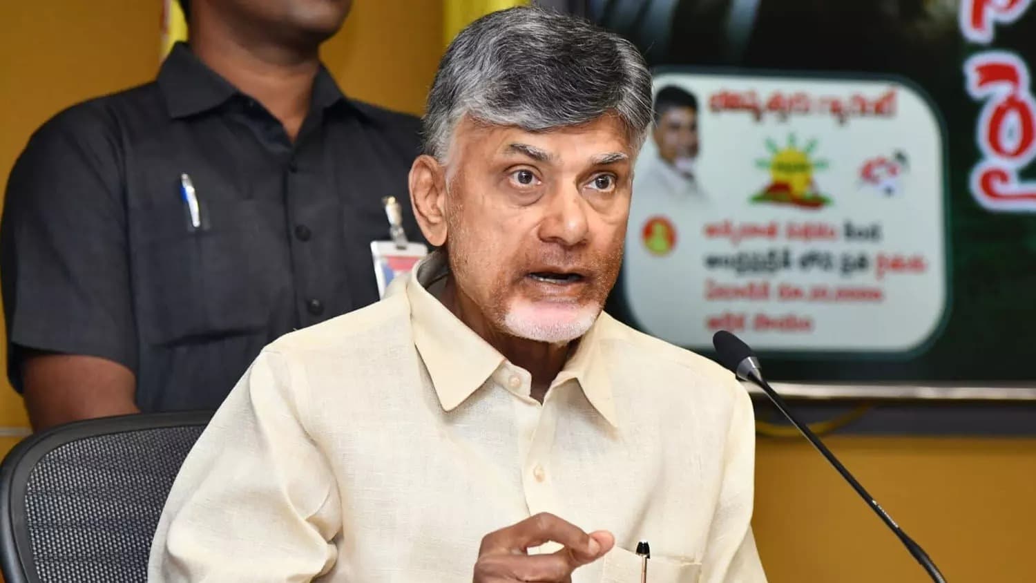 గ్రామీణ ప్రాంతాల్లో పిడుగు మరణాల తగ్గింపుకు ఏపీ ప్రభుత్వం కీలక చర్యలు