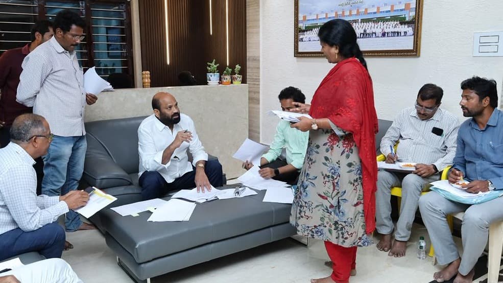 రూ.25 కోట్ల అభివృద్ధి ప్లాన్… గన్నవరంపై ఎమ్మెల్యే యార్లగడ్డ ఫోకస్!