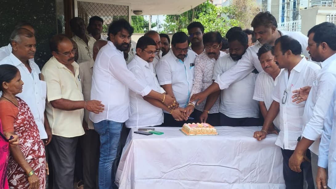 ఎంపీ బైరెడ్డి శబరి నియామకంపై నంద్యాలలో సంబరాలు