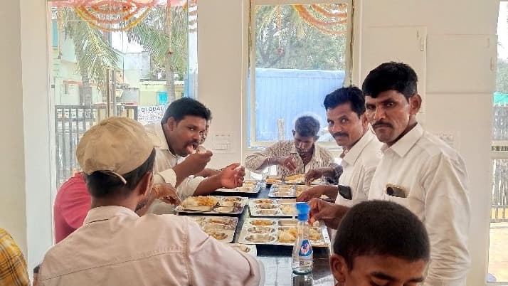 రాప్తాడులో అన్న క్యాంటీన్ ప్రారంభం – పరిటాల సునీతమ్మకు ప్రజల కృతజ్ఞతలు
