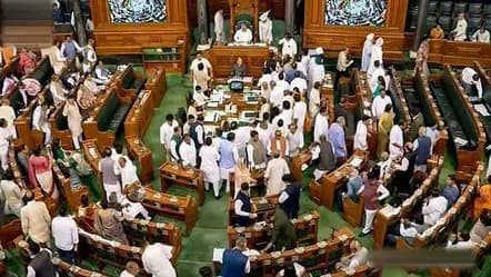 రాహుల్ వ్యాఖ్యలపై లోక్‌సభలో గందరగోళం