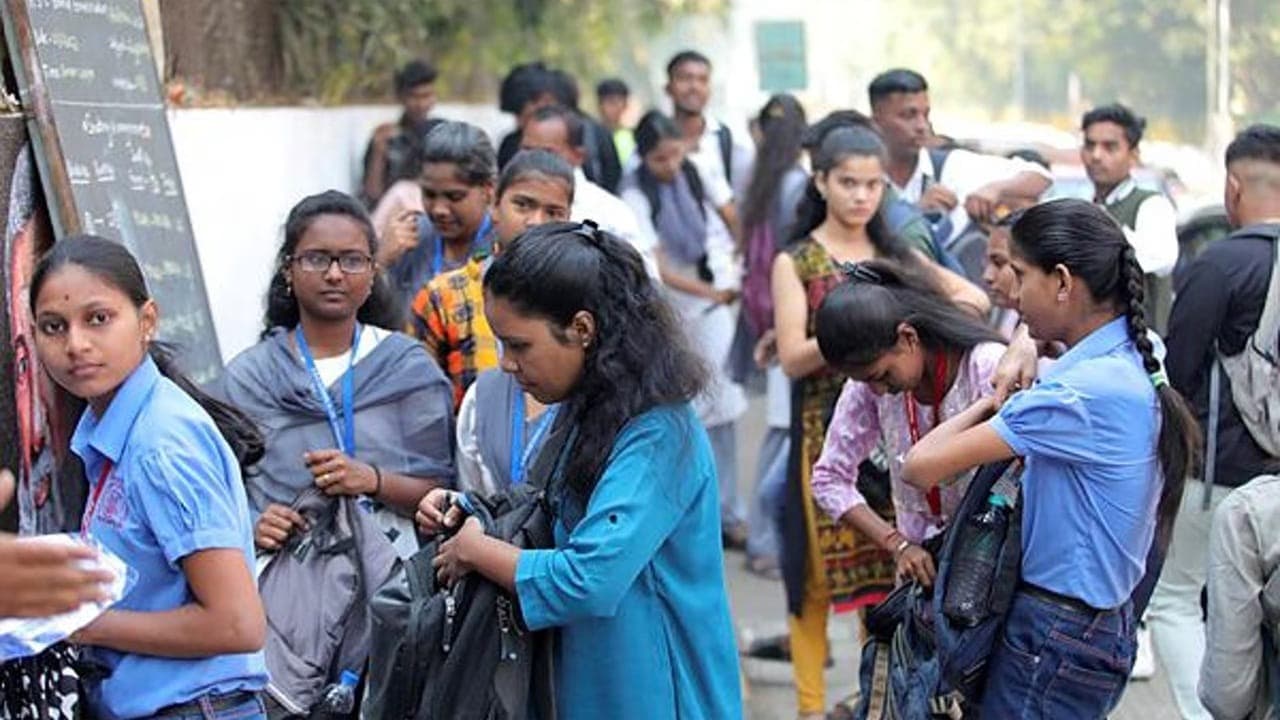 AP Inter Supply Exams 2026: గుడ్‌న్యూస్.. ఇంటర్ సెకండ్ ఇయర్‌ విద్యార్ధులకూ ఇంప్రూవ్‌మెంట్ పరీక్షలు..?