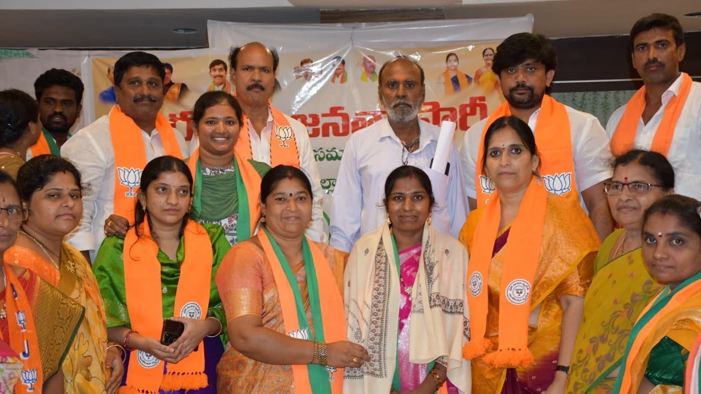 బీజేపీ మండలాధ్యక్షురాలు సత్యవోలు నాగలక్ష్మికి ఘన సన్మానం