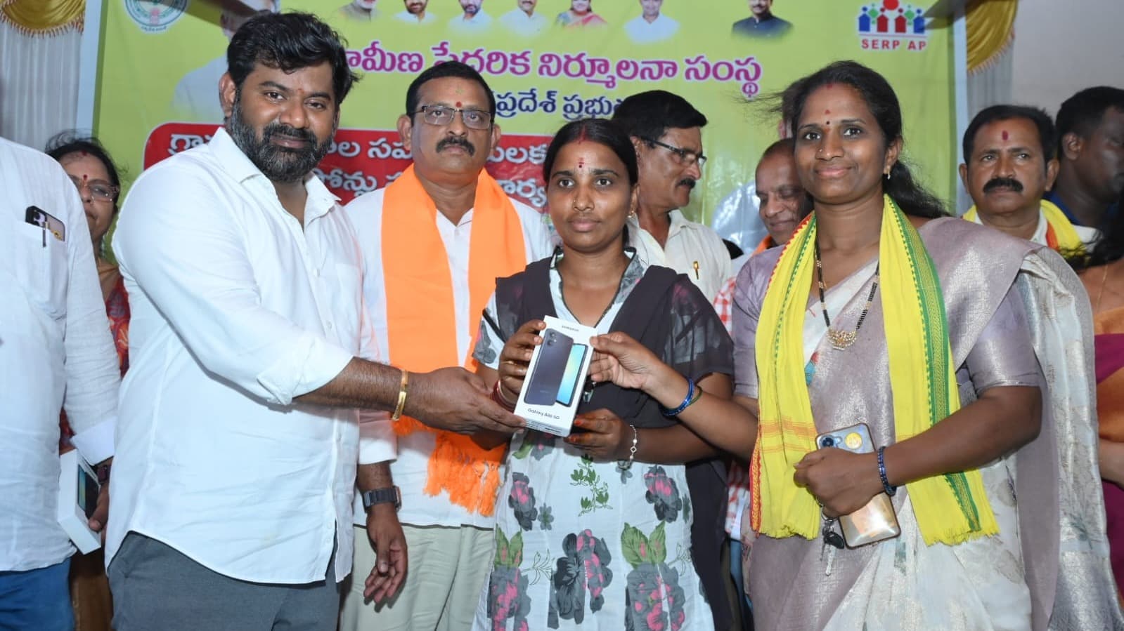 మహిళల సాధికారతే లక్ష్యం: ఎమ్మెల్యే విజయ్ చంద్ర