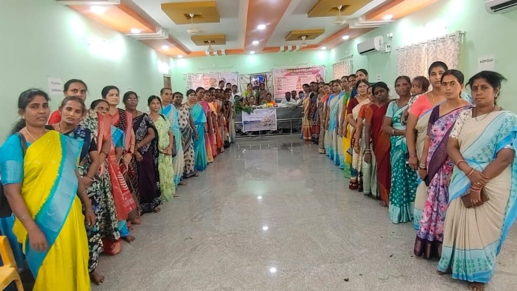 టీనేజ్ గర్భధారణల నివారణకు సమిష్టి కృషి అవసరం