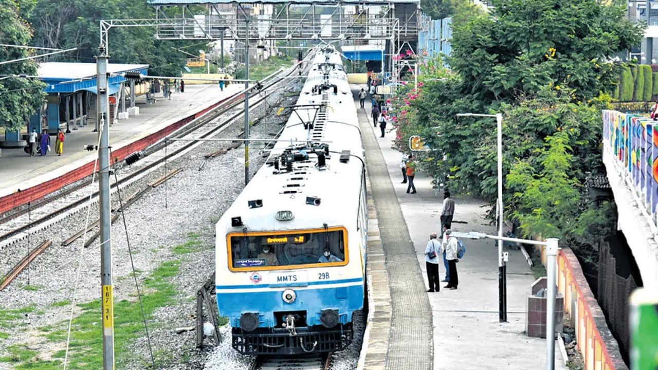 హైదరాబాద్ వాసులకు శుభవార్త – ఎంఎంటీఎస్‌లో అందరికీ ఉచిత ప్రయాణం, జూన్ 2 నుంచి ప్రయోగాత్మకంగా అమలు