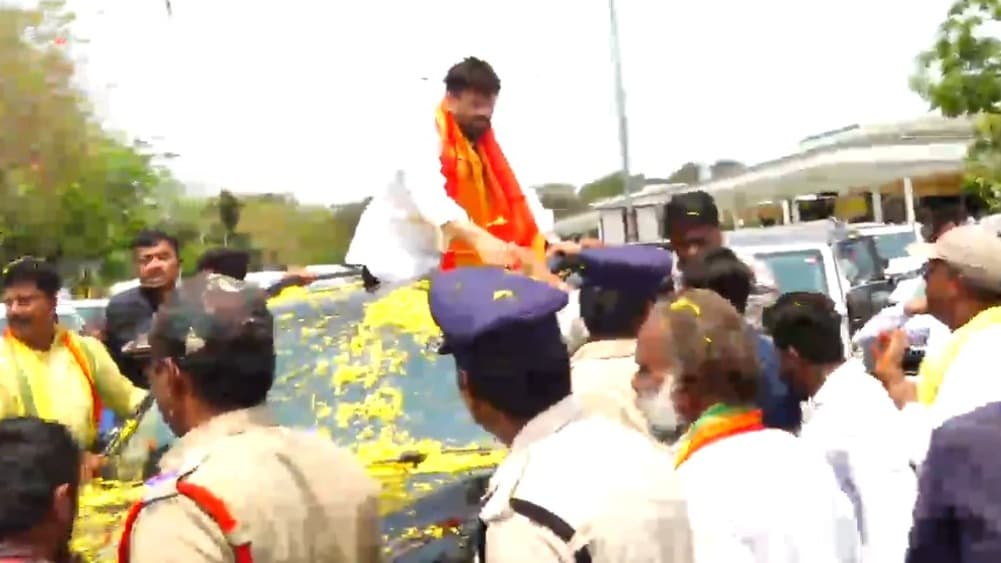 ‘పుట్టా’ ఈజ్ బ్యాక్ – ఏలూరులో భారీ ర్యాలీతో ఎంపీ పుట్టా మహేష్ కుమార్ గ్రాండ్ రీ-ఎంట్రీ, జనజీవన స్రవంతిలోకి పునరాగమనం