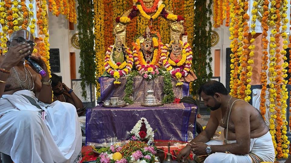 ఘనంగా శ్రీదేవి భూదేవి సమేత వెంకటేశ్వర స్వామి కళ్యాణ మహోత్సవం