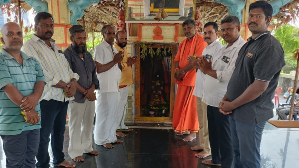 పవన్ కళ్యాణ్ త్వరగా కోలుకోవాలని ప్రత్యేక పూజలు.. జనసేన నేతల ప్రార్థనలు