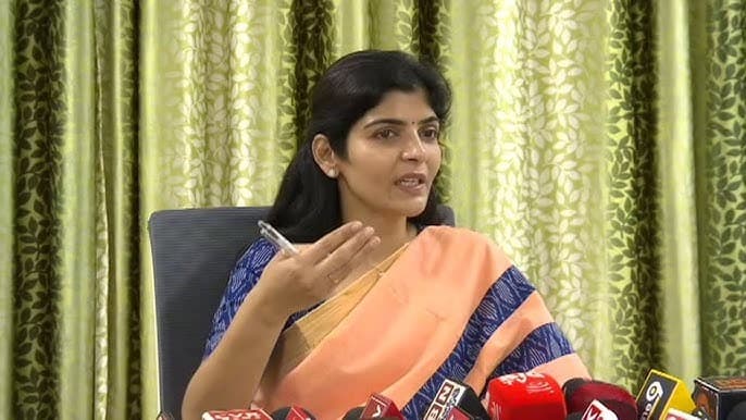 విజయవాడ ఆయుర్వేద కళాశాలలో లైంగిక వేధింపుల ఆరోపణలు నిజమే: మహిళా కమిషన్ విచారణలో కీలక అంశాలు