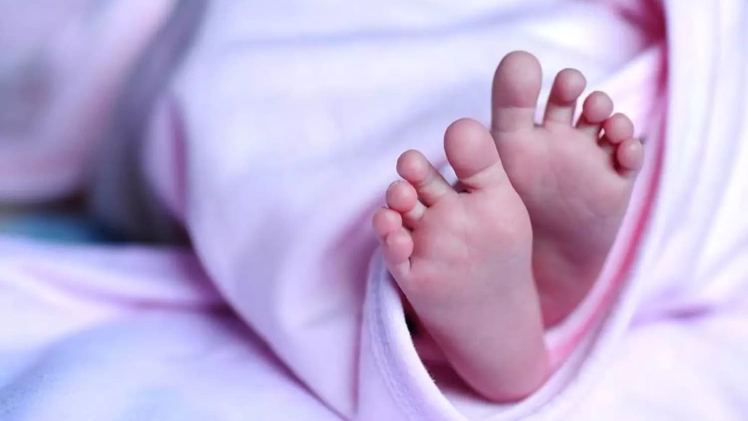 ఫాక్స్‌కాన్ ఐఫోన్ ప్లాంట్‌లో దారుణం – బిడ్డకు జన్మనిచ్చి గొంతు కోసిన యువతి