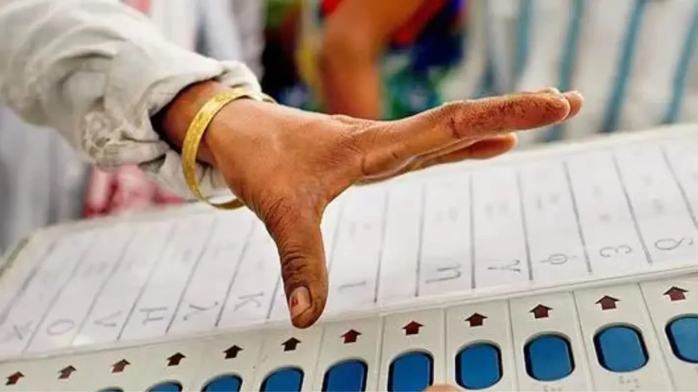 ఎన్నికల్లో భారీ రికార్డు ఓటింగ్ – సాయంత్రం 5 గంటల వరకు తమిళనాడు 82.24%, బెంగాల్ 89.93%