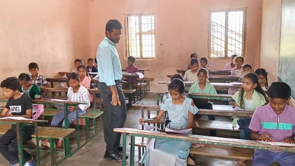 పారదర్శకంగా ఏపీఆర్‌ఎస్ క్యాట్ 2026 ప్రవేశ పరీక్షలు.. వెంకంపేట కేంద్రాన్ని పరిశీలించిన జాయింట్ కలెక్టర్ సి. యశ్వంత్ కుమార్ రెడ్డి