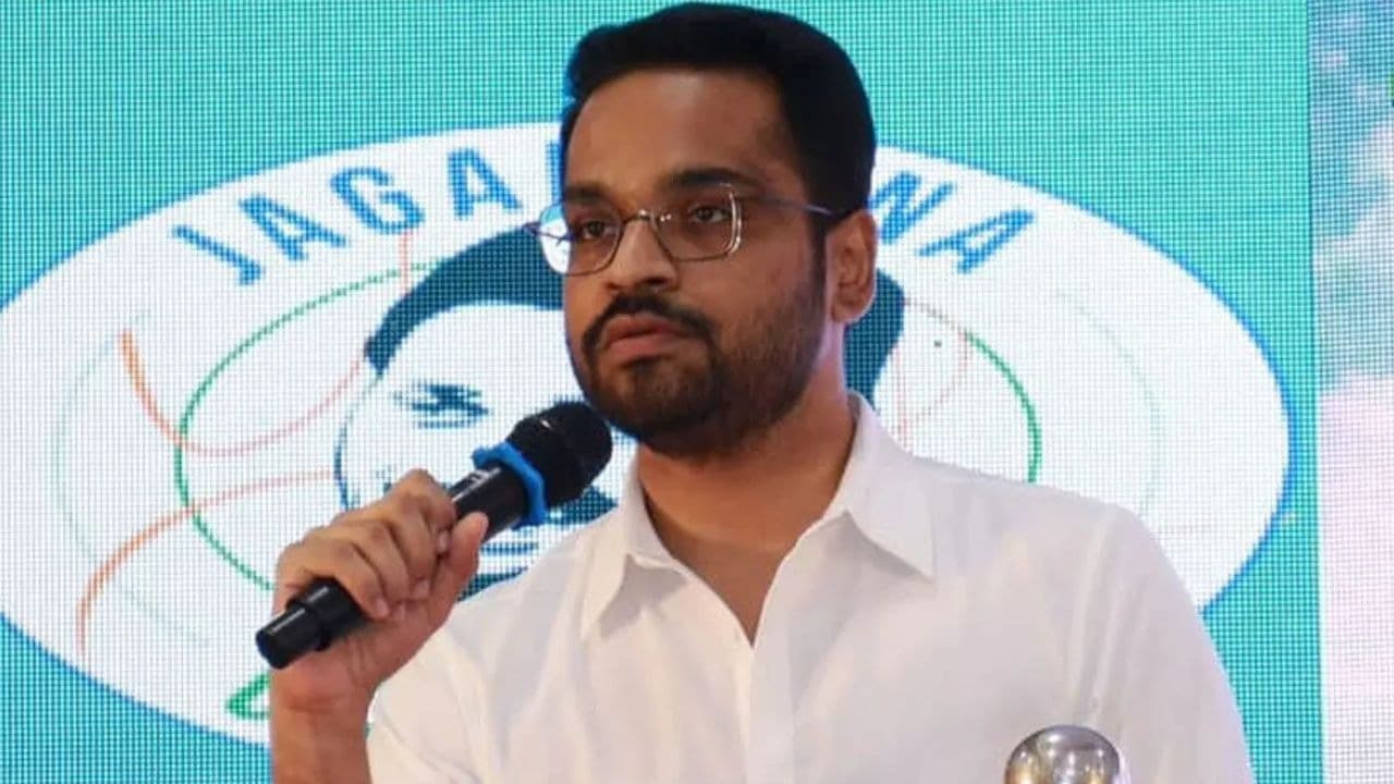 పులివెందులలో హైడ్రామా… విచారణకు హాజరైన సజ్జల భార్గవ్‌రెడ్డి
