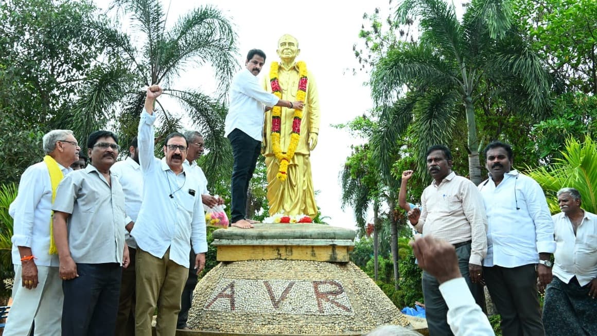 అరిమిల్లి వెంకటరత్నం 11వ వర్ధంతి… ఘన నివాళులు అర్పించిన ఎమ్మెల్యే ఆరిమిల్లి రాధాకృష్ణ