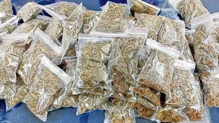 గంజాయి తరలిస్తూ పట్టుబడ్డ కానిస్టేబుల్ రాంబాబు సస్పెన్షన్..