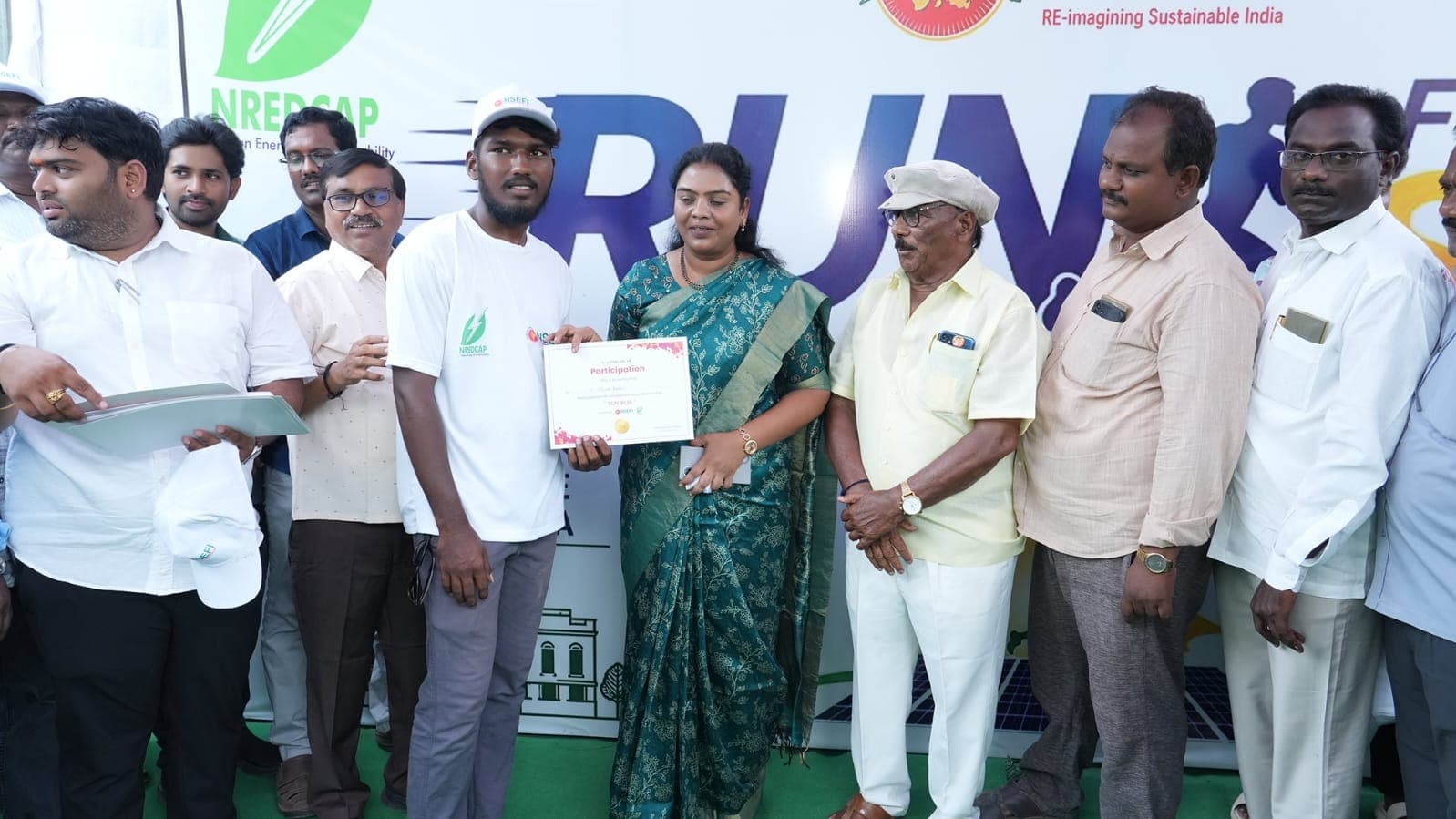 సోలార్ అవగాహన ర్యాలీతో యువతలో శక్తి సంరక్షణ సందేశం