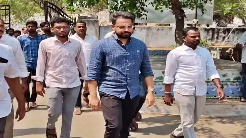 చంద్రబాబుపై అసభ్య పోస్టుల కేసు.. నేడు కీలక విచారణ