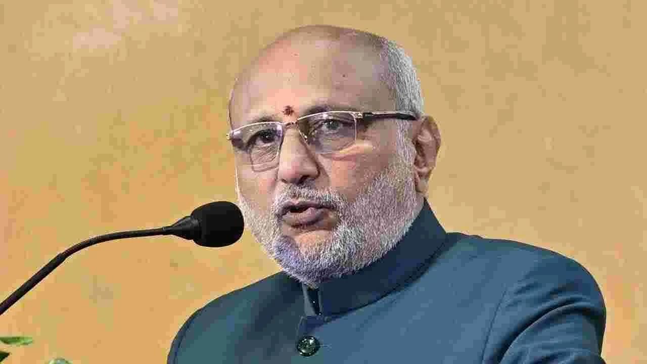 శ్రీకాకుళం చేరుకున్న ఉపరాష్ట్రపతి సీపీ రాధాకృష్ణన్