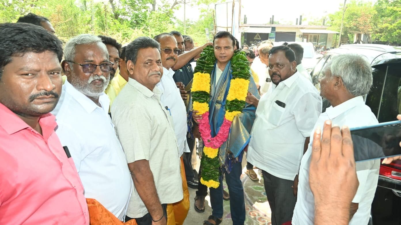 ప్రజా సమస్యల పరిష్కారమే లక్ష్యం.. నగరిలో పబ్లిక్ గ్రీవెన్స్ నిర్వహించిన ఎమ్మెల్యే గాలి భాను ప్రకాష్