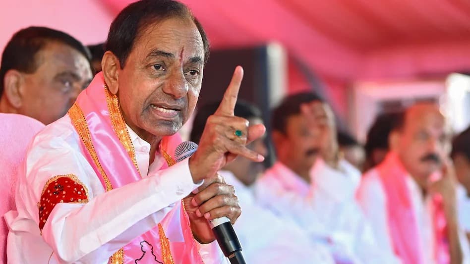 బీజేపీ ఎంపీ తేజస్వి సూర్య వ్యాఖ్యలపై కేసీఆర్ తీవ్ర ఆగ్రహం