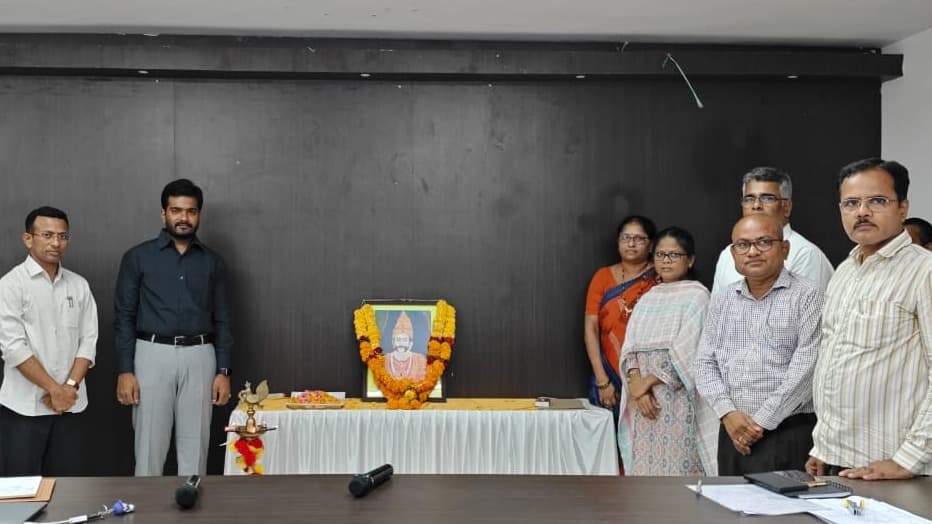 రాజా వాసిరెడ్డి వెంకటాద్రి నాయుడు ఆశయాలను పాటిద్దాం : జాయింట్ కలెక్టర్ సి. యశ్వంత్ కుమార్ రెడ్డి