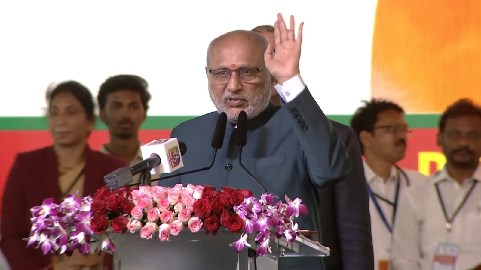 భవిష్యత్‌లో మరిన్ని మైలురాళ్లు సాధించాలి : ఏయూ శతాబ్ది ఉత్సవాల్లో ఉపరాష్ట్రపతి సీపీ రాధాకృష్ణన్