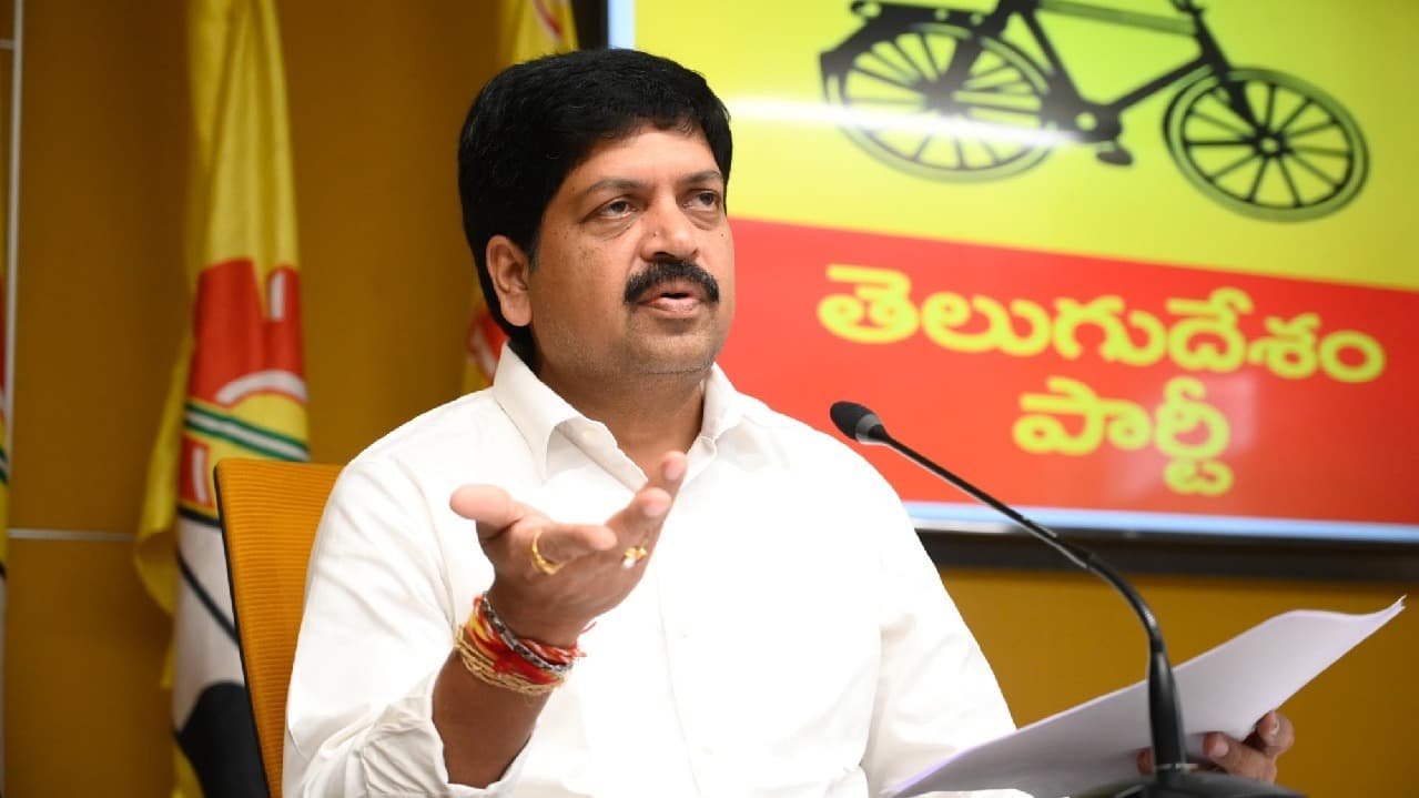 బందరుకి దండుపాళ్యం బ్యాచ్ వచ్చి ఏదో ఉద్దరించినట్లు మాట్లాడుతున్నారు :మంత్రి కొల్లు రవీంద్ర