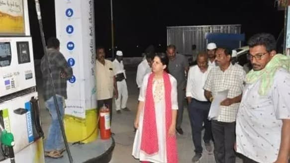 పల్నాడు జిల్లాలో నిబంధనల ఉల్లంఘనపై 4 పెట్రోల్ బంకులు సీజ్