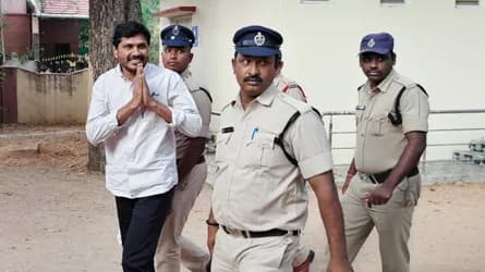 పోలీసుల అదుపులో వైఎస్ జగన్ మాజీ CPRO పూడి శ్రీహరి