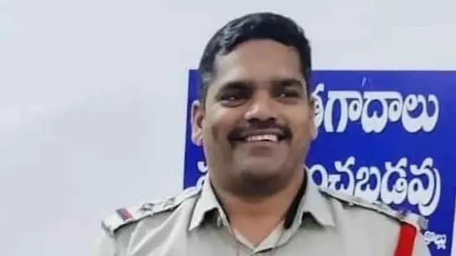 యలమంచిలి ఎస్సై గురవయ్య సస్పెన్షన్