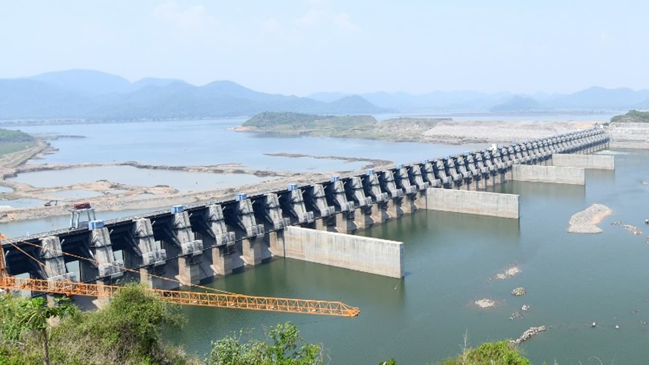పోలవరం పై ఢిల్లీలో కీలక భేటీ… ప్రాజెక్ట్ భవిష్యత్‌పై నిర్ణయాల దిశగా అడుగు