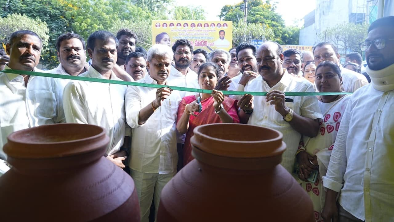గుంటూరు పశ్చిమంలో 26 చలివేంద్రాలు ప్రారంభించిన ఎమ్మెల్యే గళ్ళా మాధవి