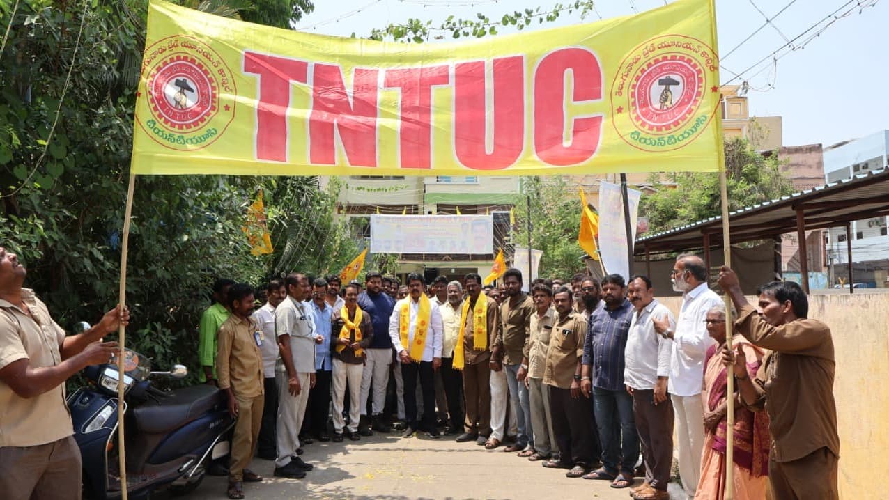 కార్మికుల సంక్షేమమే ప్రభుత్వ ధ్యేయం : బొండా ఉమామహేశ్వరరావు