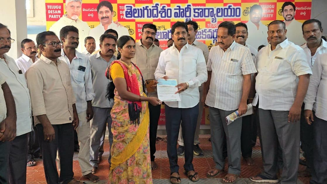 ఆనారోగ్యంతో బాధపడే వారికీ, ఆపన్న హస్తం : ఎమ్మెల్యే ముత్తుముల