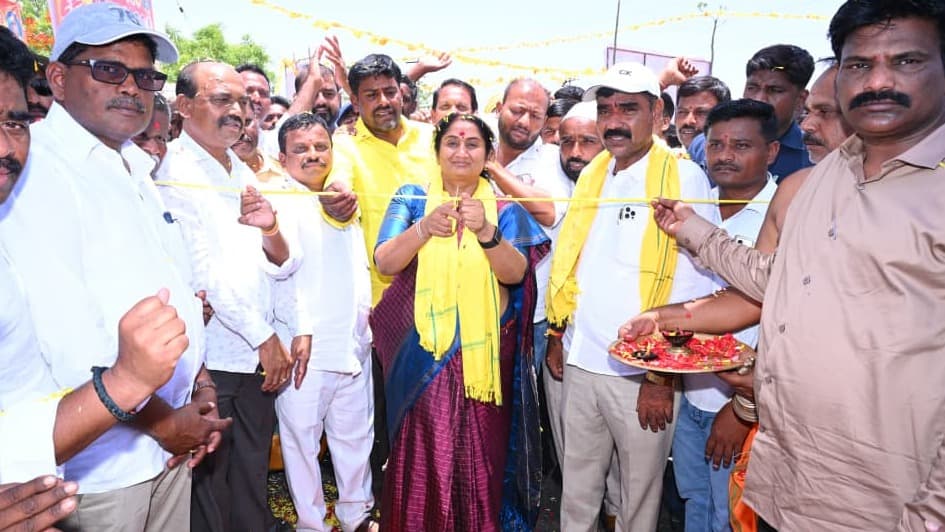 ఎన్నికల ప్రచారంలో మాటిచ్చా నిలబెట్టుకుంటున్నాం : మంత్రి సవిత