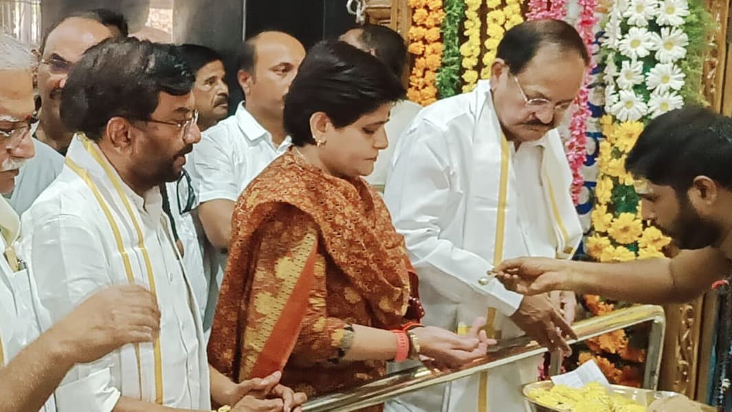 వెంకయ్య స్వామి ఆశ్రమంలో వెంకయ్య నాయుడు–సోమిరెడ్డి