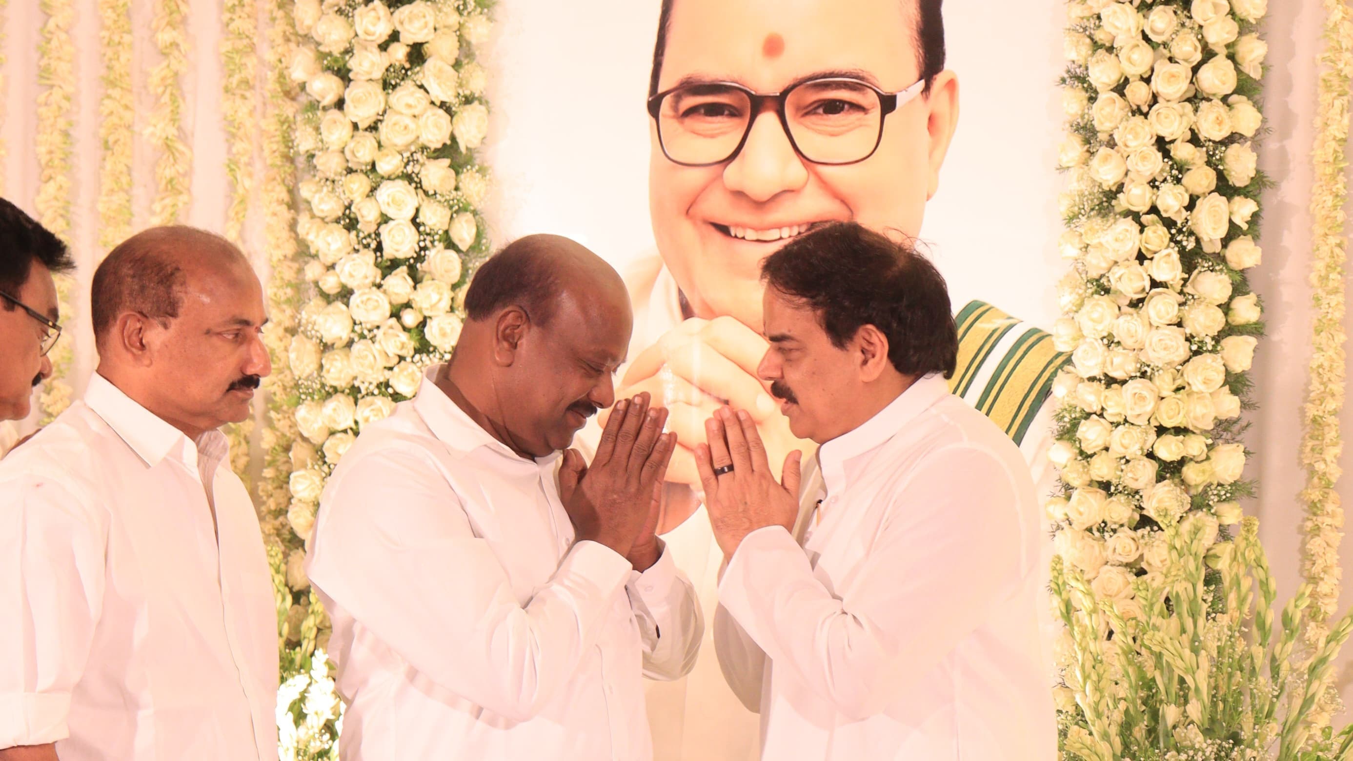నాదెండ్ల భాస్కర్ రావుకి శ్రద్ధాంజలి ఘటించిన ఎమ్మెల్యే పంచకర్ల రమేష్ బాబు