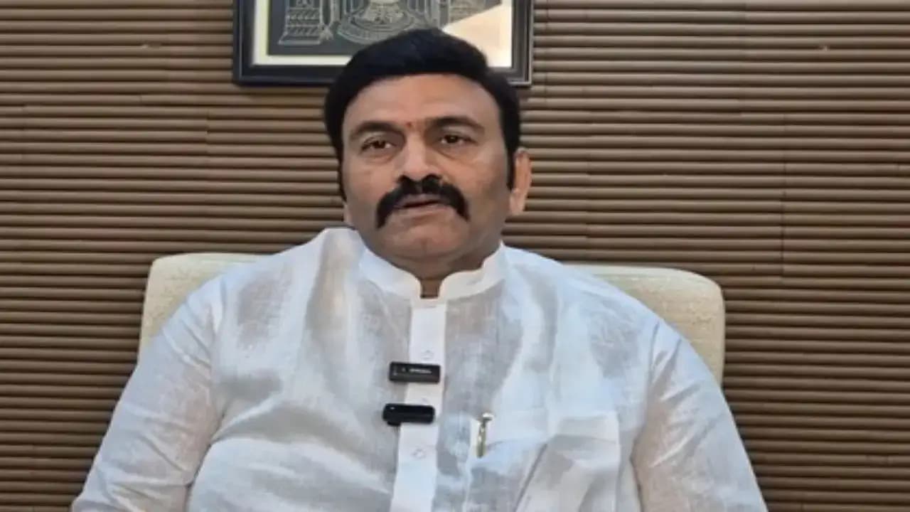 ఆకివీడు పెద్దపేట రామాలయ పునర్నిర్మాణానికి శంకుస్థాపన చేసిన రఘురామకృష్ణరాజు